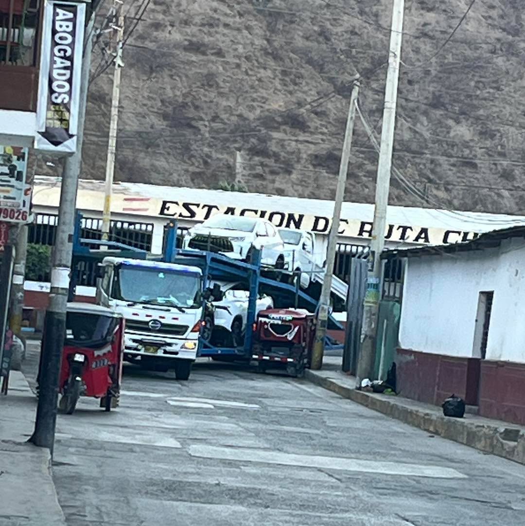 📍Chilete | Los accidentes sucedes en segundos, siempre manejemos con precaución y a la defensiva. En esta oportunidad solo es un post de precaución ya que no pasó a mayores entre un trailer y una moto taxi, felizmente el tráiler frenó al ver por su espejo. #chiletepe 📍Chilete | Los accidentes sucedes en segundos, siempre manejemos con precaución y a la defensiva. En esta oportunidad solo es un post de precaución ya que no pasó a mayores entre un trailer y una moto taxi, felizmente el tráiler frenó al ver por su espejo. #chiletepe