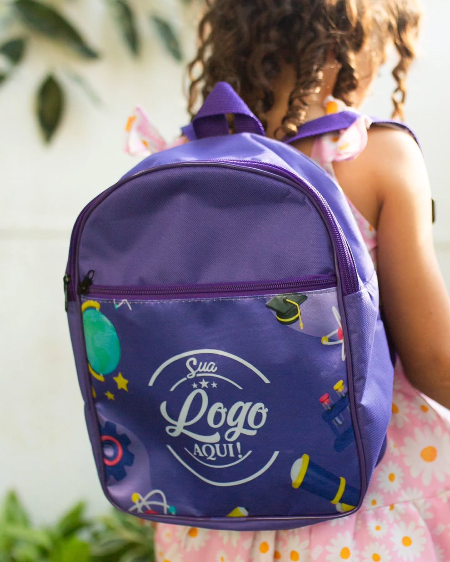 Cada passo rumo ao aprendizado começa com cuidado, conforto e um toque especial de identidade. 🎒💜
As mochilas infantis personalizadas são ideais para acompanhar a rotina escolar com leveza, organização e segurança, além de fortalecer o vínculo da criança com a escola ou a marca desde cedo.
Funcionais, resistentes e pensadas para o dia a dia dos pequenos.
📦 Pedido mínimo: a partir de 30 unidades
✨ Isis Bolsas. Sempre com você.