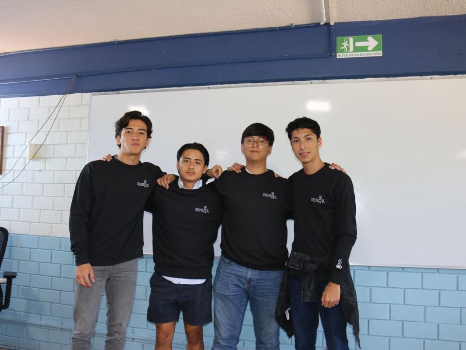 Honramos su perseverancia y celebramos sus logros, con sentimientos encontrados por el orgullo de verlos crecer y la nostalgia de saber que toca partir, felicitamos a nuestros graduados de preparatoria 2026🎓💙
A donde vayan lleven en su maleta personal, sus valores, seguridad en ustedes mismos, dedicación, respeto y responsabilidad y sobre todo la total confianza de que nuestro Señor camina con ustedes✨
Enhorabuena para nuestros jóvenes y sus familias, el Félix de Jesús Rougier siempre será su casa. ¡Hasta siempre!🤩👩🏻🎓🧑🏻🎓
#Prepa #Graduación #SomosFélix