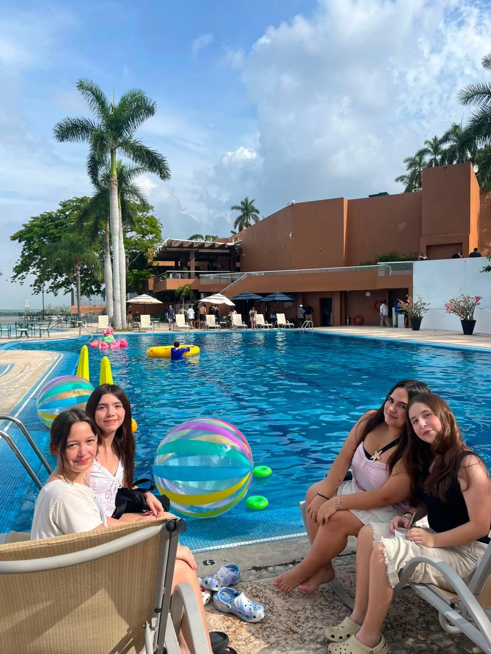 Bienvenida Prepa 2026🤩
Les deseamos un año lleno de éxitos, crecimiento y buenos momentos!
#Prepa #Bienvenida #SomosFélix