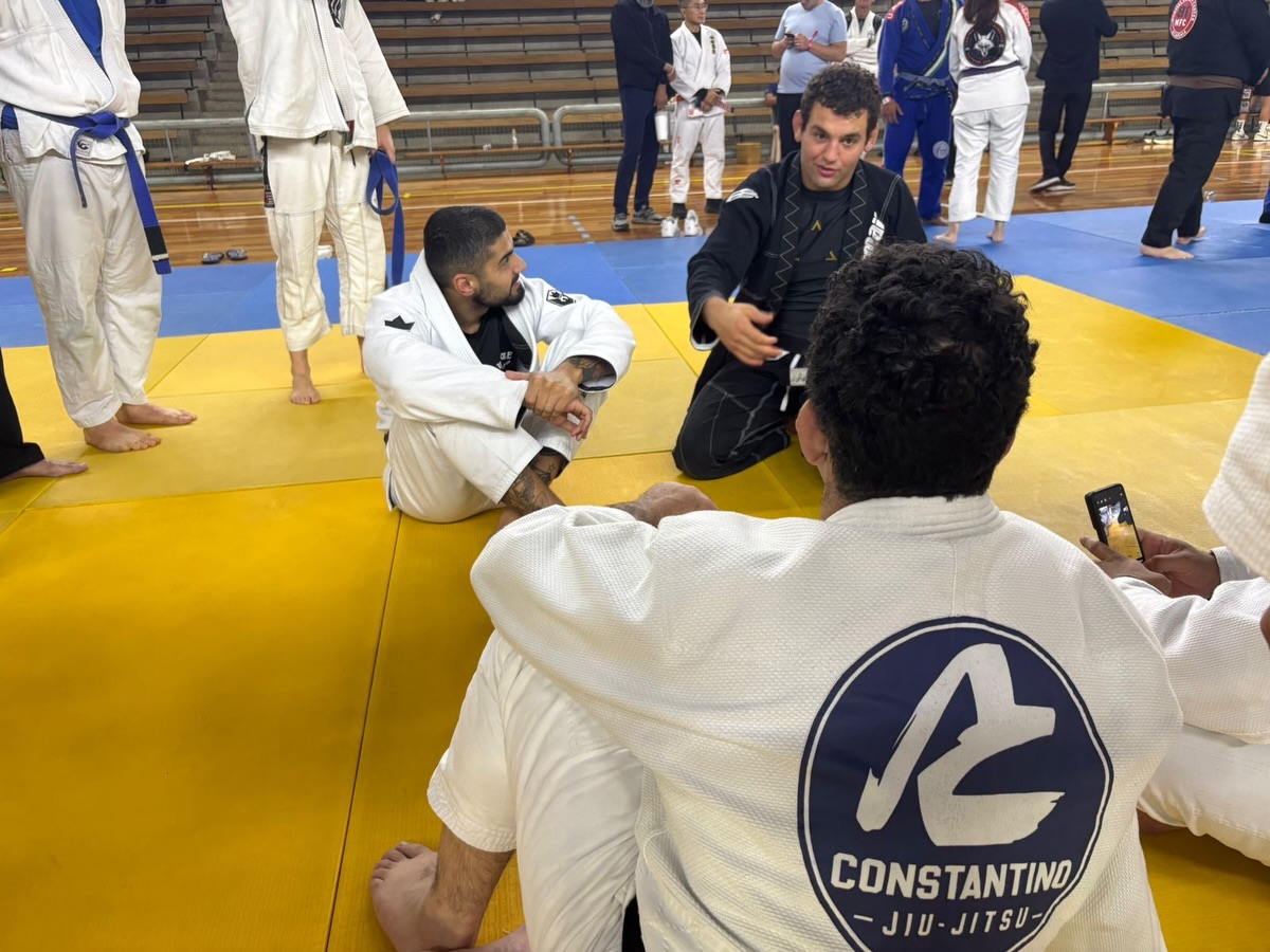 Seminário com o @renzograciebjj no @clubepaineirasoficial .
Aprendendo sempre !!
O melhor de tudo sempre é o final com muita resenha boa
Obrigado @renzograciebjj por tudo 🥋🙏